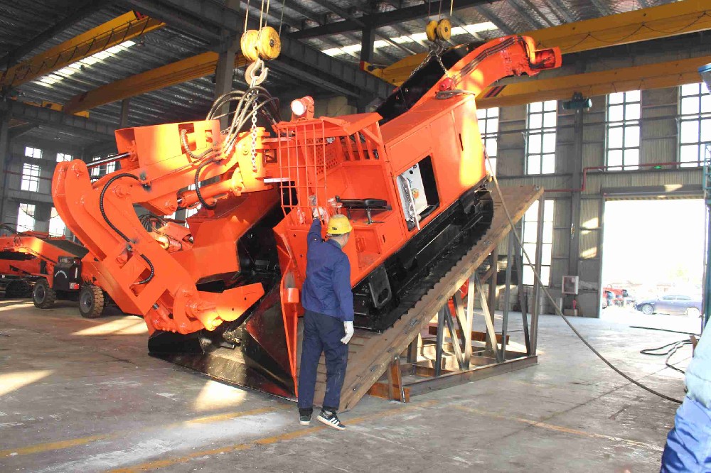 礦山設(shè)備為什么越來越智能揭開扒渣機(jī)智能化內(nèi)幕
